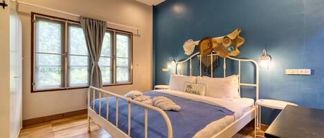 2 bedrooms, in-room safe, desk, laptop workspace