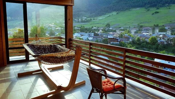 Suite | Iron/ironing board (on request), WiFi (free), bed sheets - Hotel Tetnuldi (Mestia)