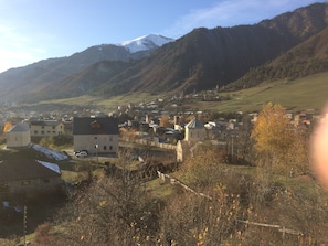 Deluxe Double Room | Balcony view - Hotel Tetnuldi (Mestia)