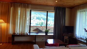 Suite | 1 bedroom, iron/ironing board, free WiFi, bed sheets