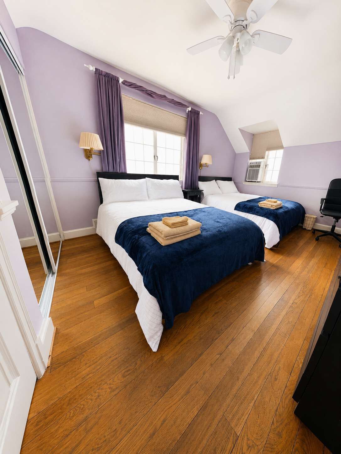 4 bedrooms, desk, iron/ironing board, WiFi