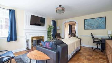 TV, Netflix, Hulu, streaming services