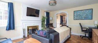 Spacious 4BR CozySuites in Old Town Alexandria