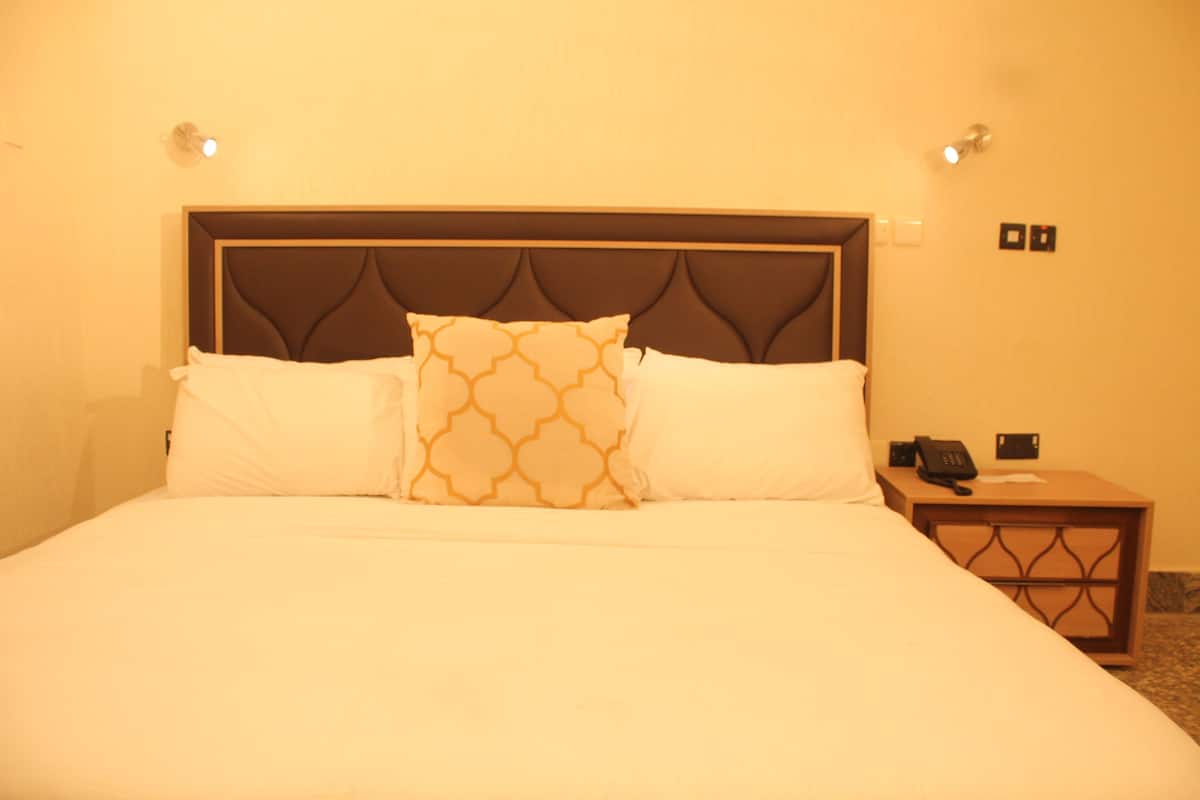 Desk, free WiFi, bed sheets