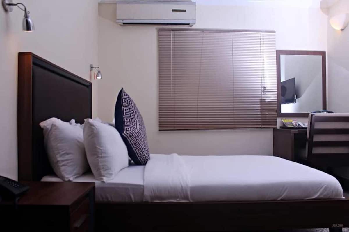 Desk, free WiFi, bed sheets