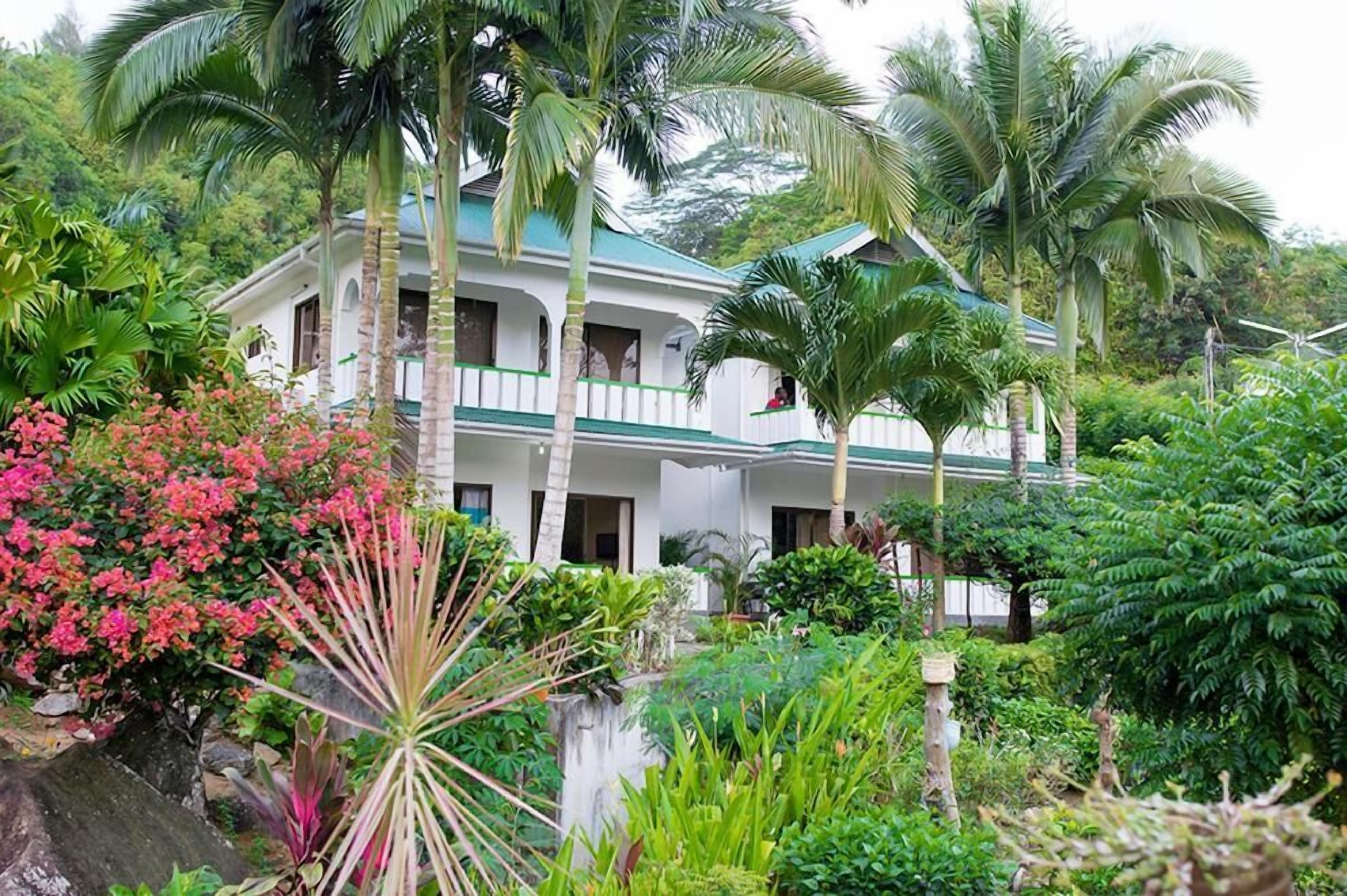 Photo - Evergreen Apartments