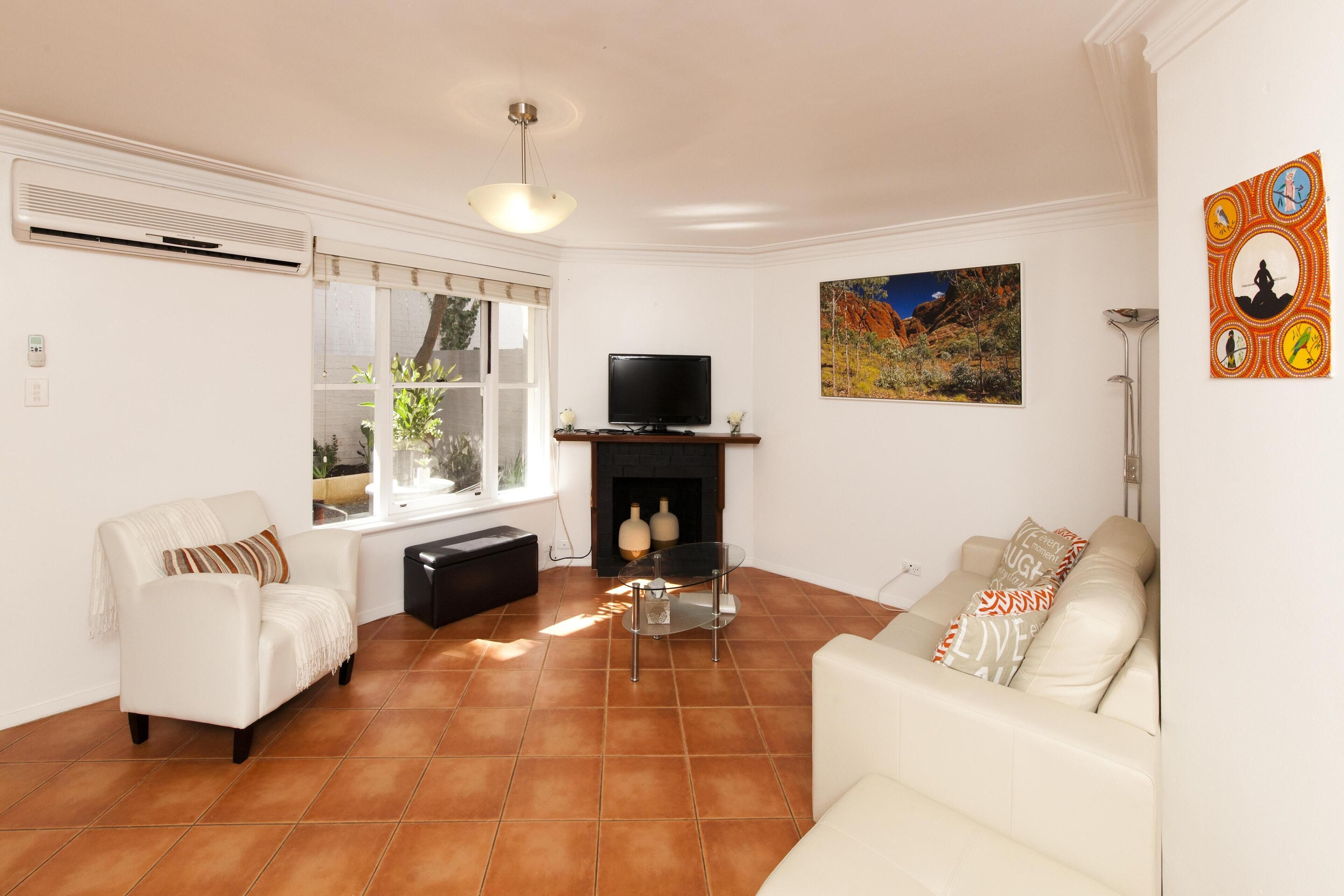 Stylish Subiaco terrace accommodation - 3 bedrooms, central location