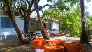 Exterior - Hangover Hostels Arugam Bay (Arugam Bay)