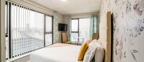 Standard Double Room, 1 Double Bed | Iron/ironing board, free cots/infant beds, free rollaway beds