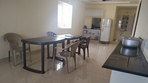 In-room dining - Latha's Home Stay (Hyderabad)
