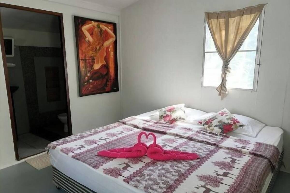 Desk, WiFi (free), bed sheets