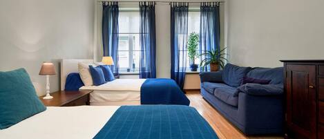 Decoración personalizada, tabla de planchar con plancha y wifi gratis