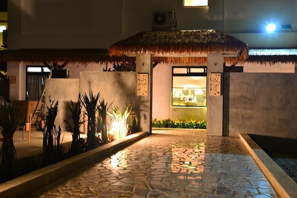 Pintu masuk hartanah