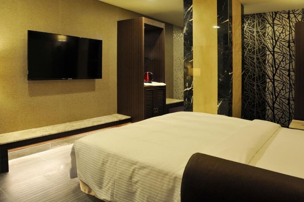 economy double room | desk, blackout curtains, soundproofing, free wifi