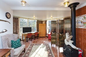 Interior - Charming studio on three acres with a back deck - close to university - dogs OK (Anchorage)