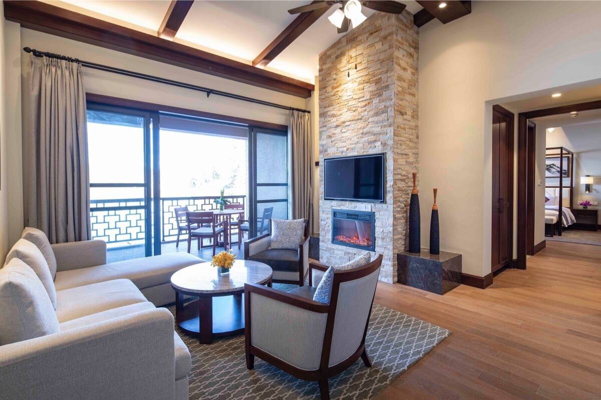 Grand Villa, 2 Bedrooms, Lake View