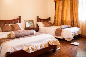 6 chambres, fer et planche à repasser, Wi-Fi, draps fournis