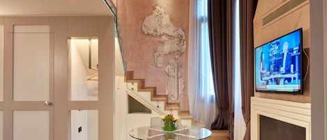 Suite | 1 bedroom, hypo-allergenic bedding, down comforters, minibar