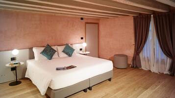 1 chambre, literie hypoallergénique, couette en duvet d'oie, minibar