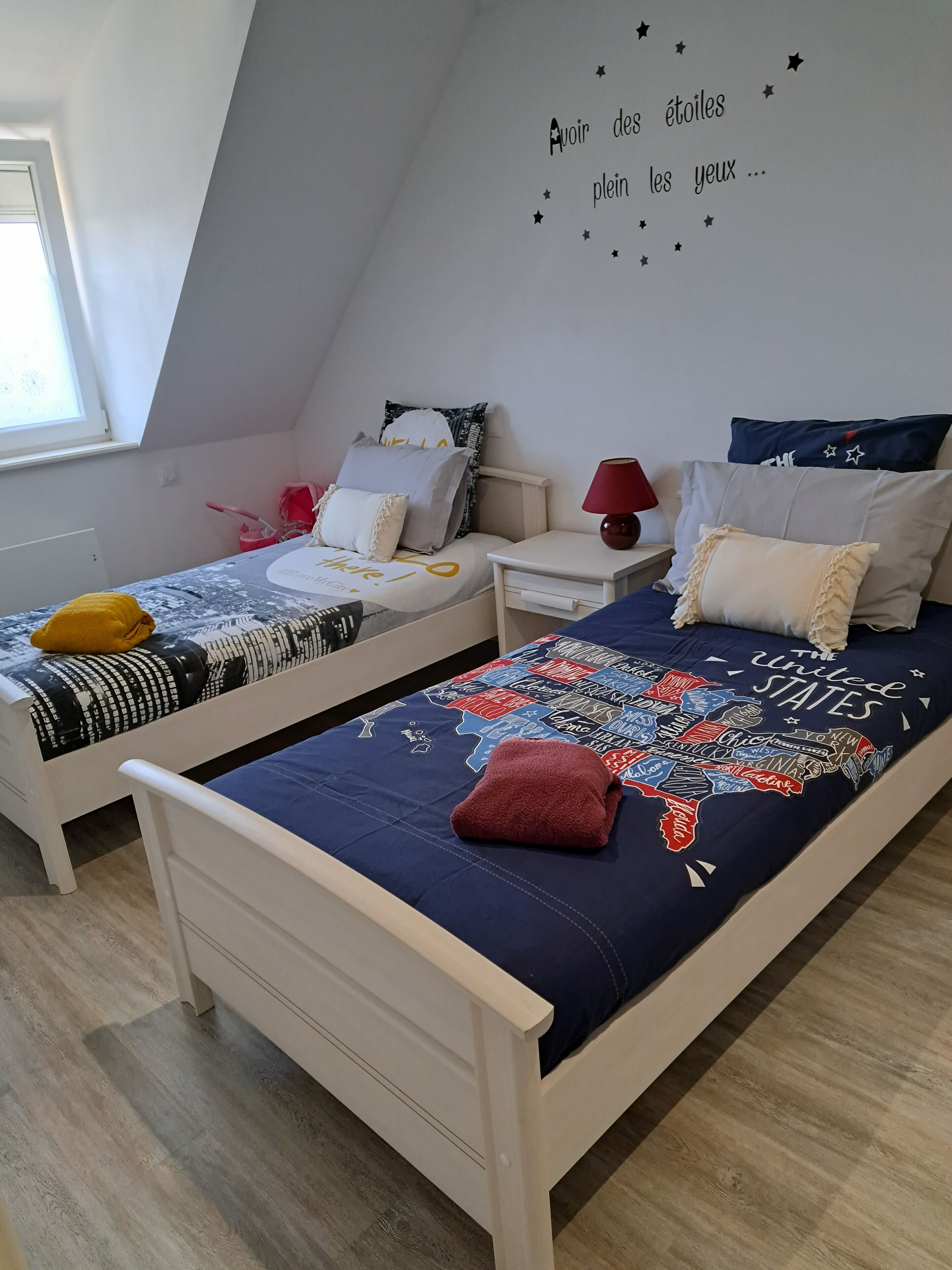 3 chambres, fer et planche à repasser, Wi-Fi gratuit, draps fournis