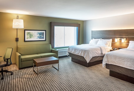 Caja de seguridad en la habitación y cortinas blackout . Holiday Inn Express & Suites West Omaha - Elkhorn by IHG