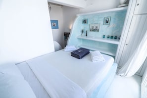 Villa, 3 Bedrooms | 3 bedrooms, individually furnished, iron/ironing board, free WiFi