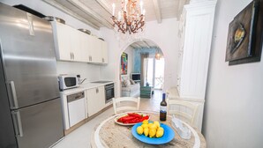 Villa, 3 Bedrooms | Private kitchen - Villa Amadi by The Pearls Collection (Mykonos)