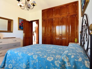 2 bedrooms, soundproofing, iron/ironing board, free Internet - Villa Timanfaya Private Pool By PVL (Yaiza)