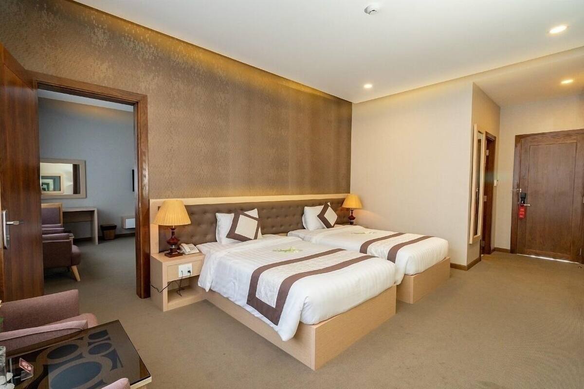 Family Quadruple Room | Minibar, desk, free WiFi, bed sheets