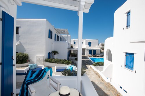 Situated in the heart of Mykonos Town, inside Oasis complex with a shared Pool!