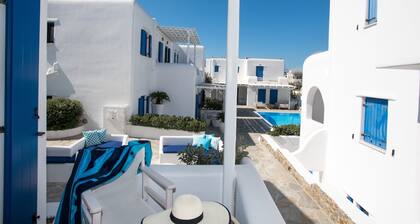 Situated in the heart of Mykonos Town, inside Oasis complex with a shared Pool!