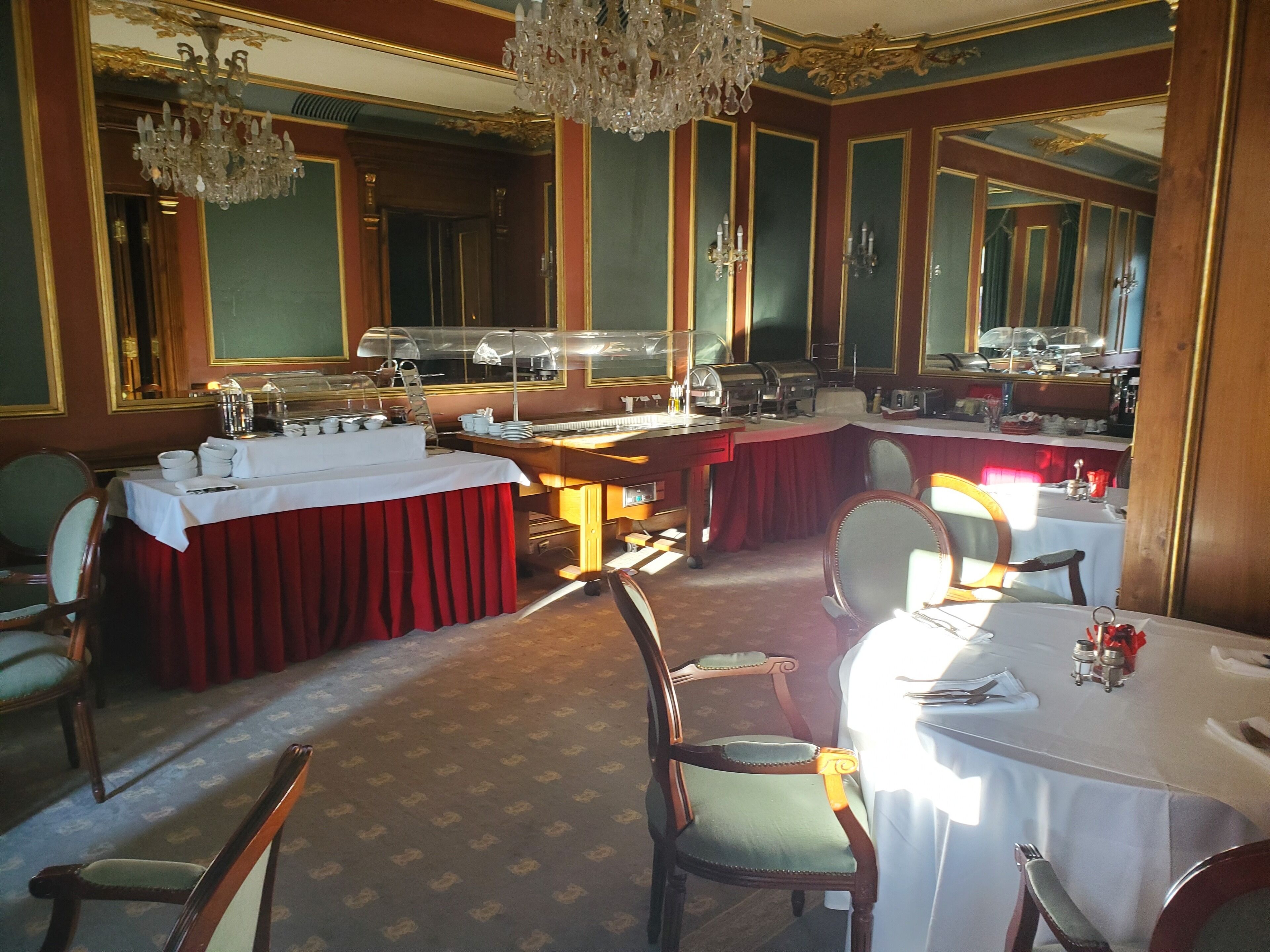 daily buffet breakfast (ron 72 per person)