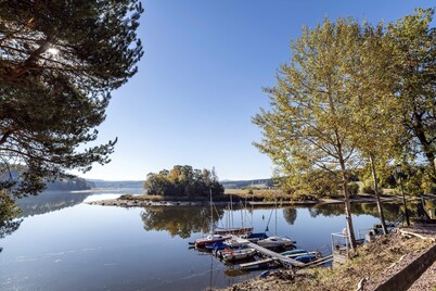 Riverdam Hotel & Steakhouse