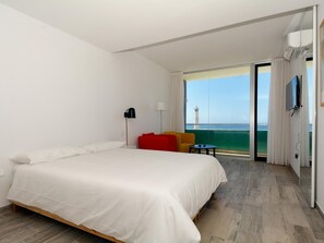 Fer et planche à repasser, accès Internet, draps fournis