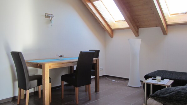 Apartament (6) | Zona de menjador de l'habitació