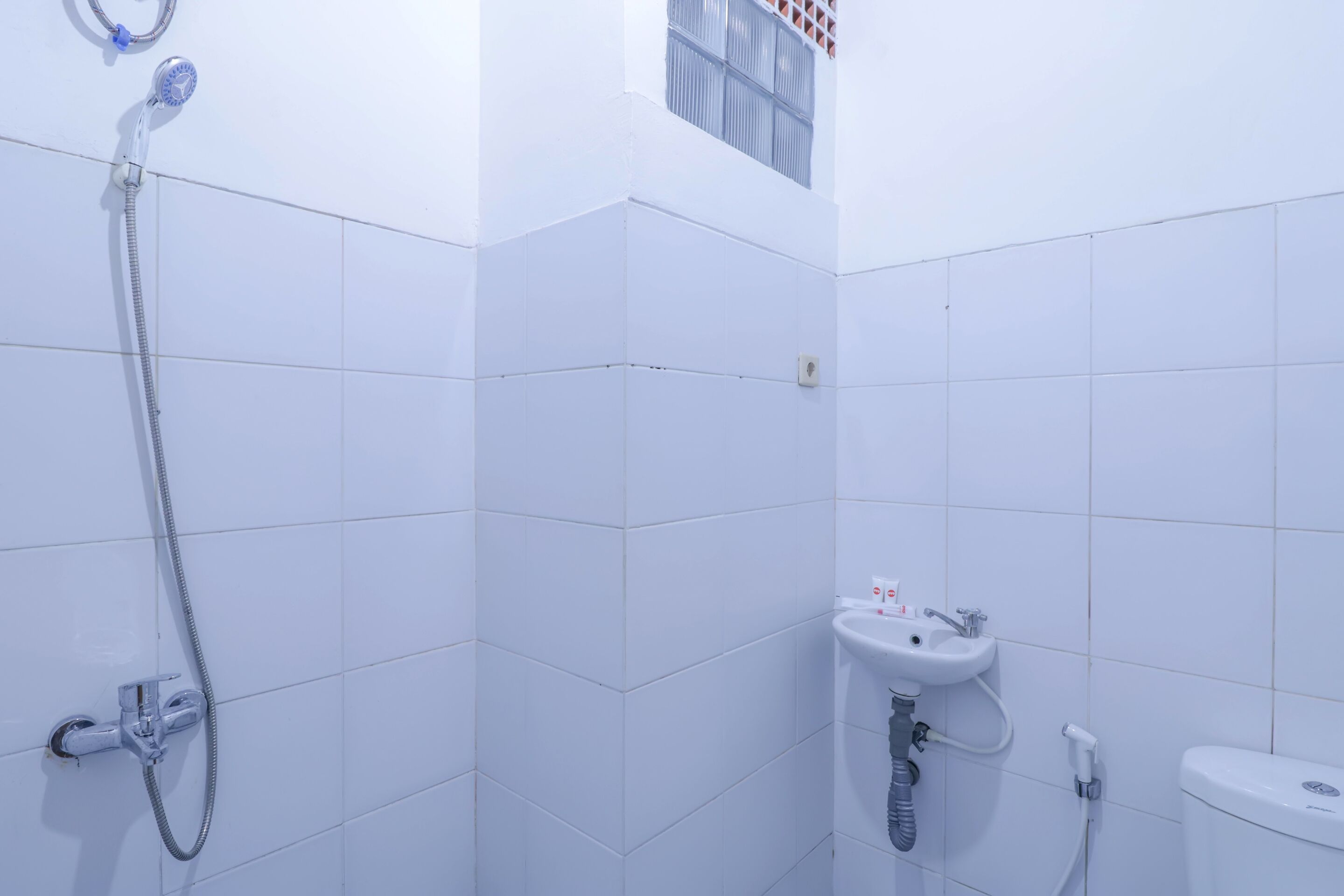 Foto - RedDoorz at De'balcon Accomodation Kuta Bali