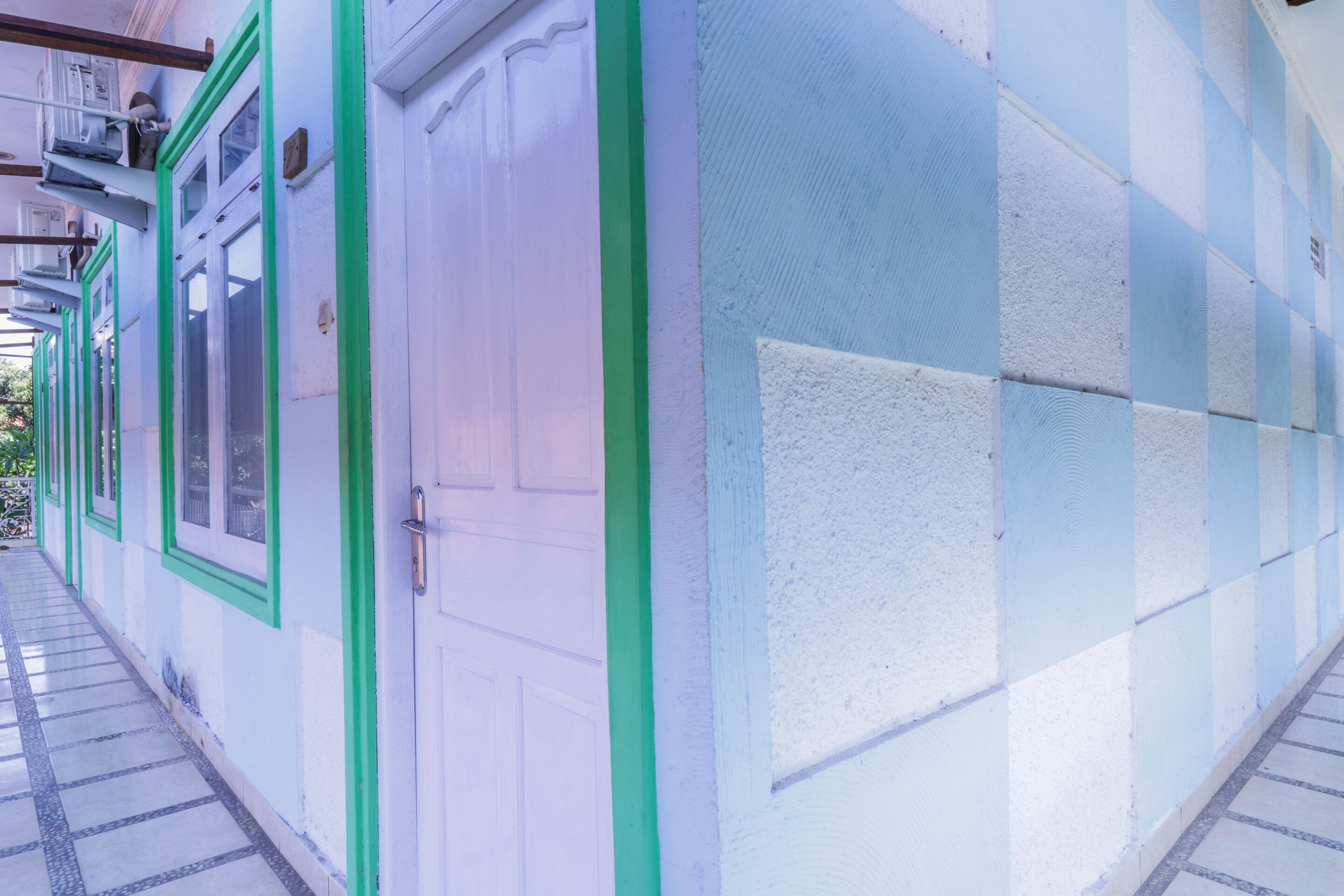 Foto - RedDoorz at De'balcon Accomodation Kuta Bali