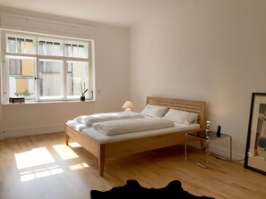 2 sovrum, skrivbord, gratis wi-fi och sängkläder