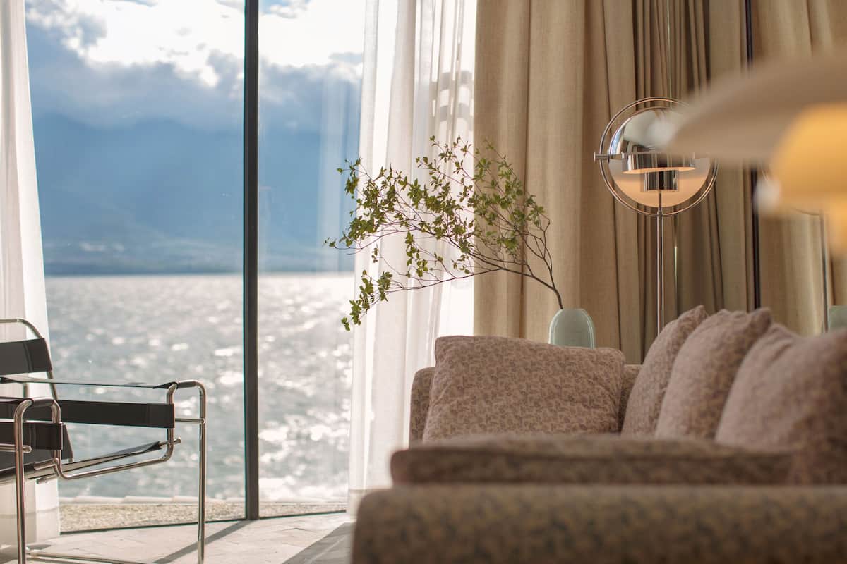 Suíte elite, 1 cama Queen, para não fumantes | 1 quarto, frigobar, cofres nos quartos, individualmente decorados