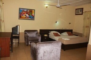 Business Room | Free WiFi - Liz Ani Hotel (Calabar)
