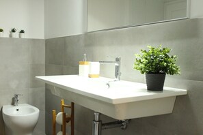 Classic-Apartment, 1 Schlafzimmer | Badezimmer | Dusche, kostenlose Toilettenartikel, Haartrockner, Bidet