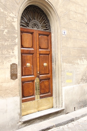 Property entrance - Art Apartment Borgo Stella (Florence)