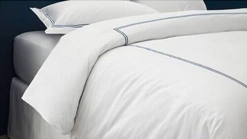 Mobile Home (Tourmalet) | Individually decorated, individually furnished, blackout curtains