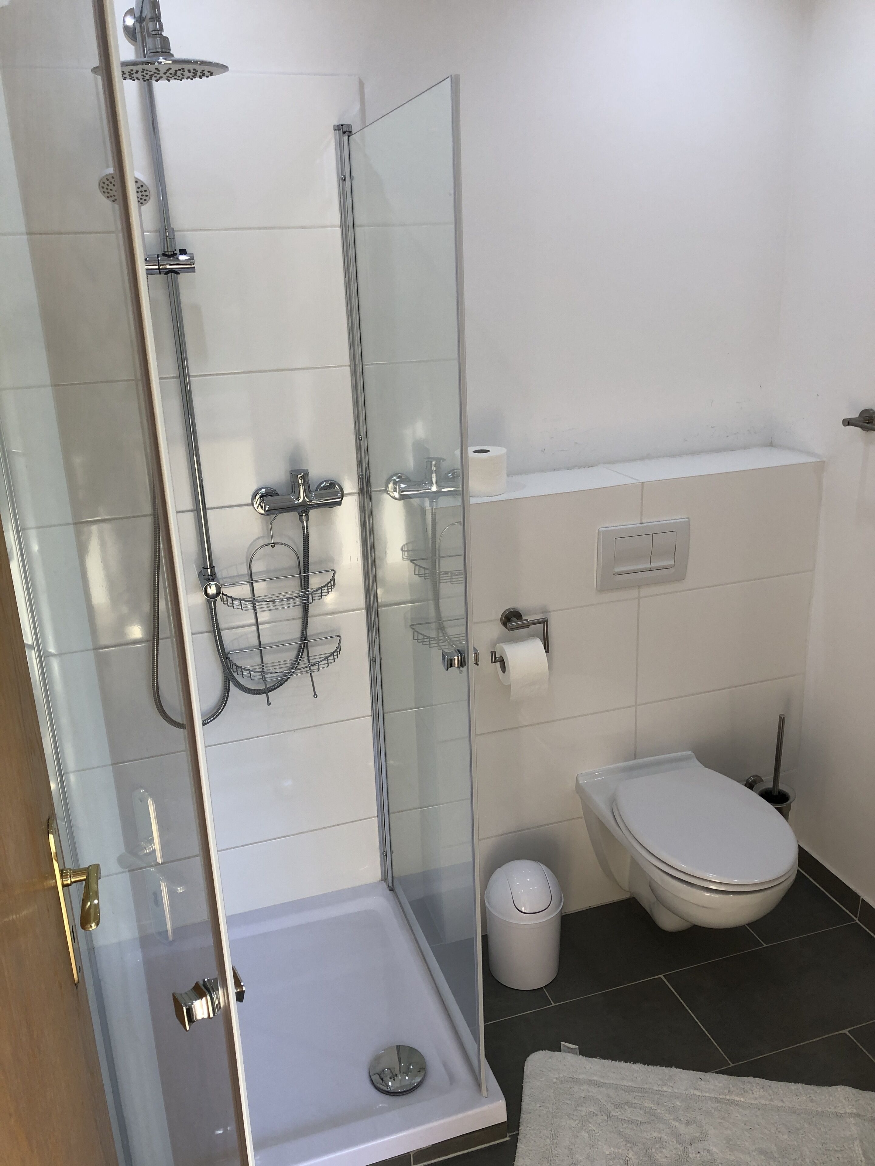 Cozy apartment with direct lake view from the balcony and lake access