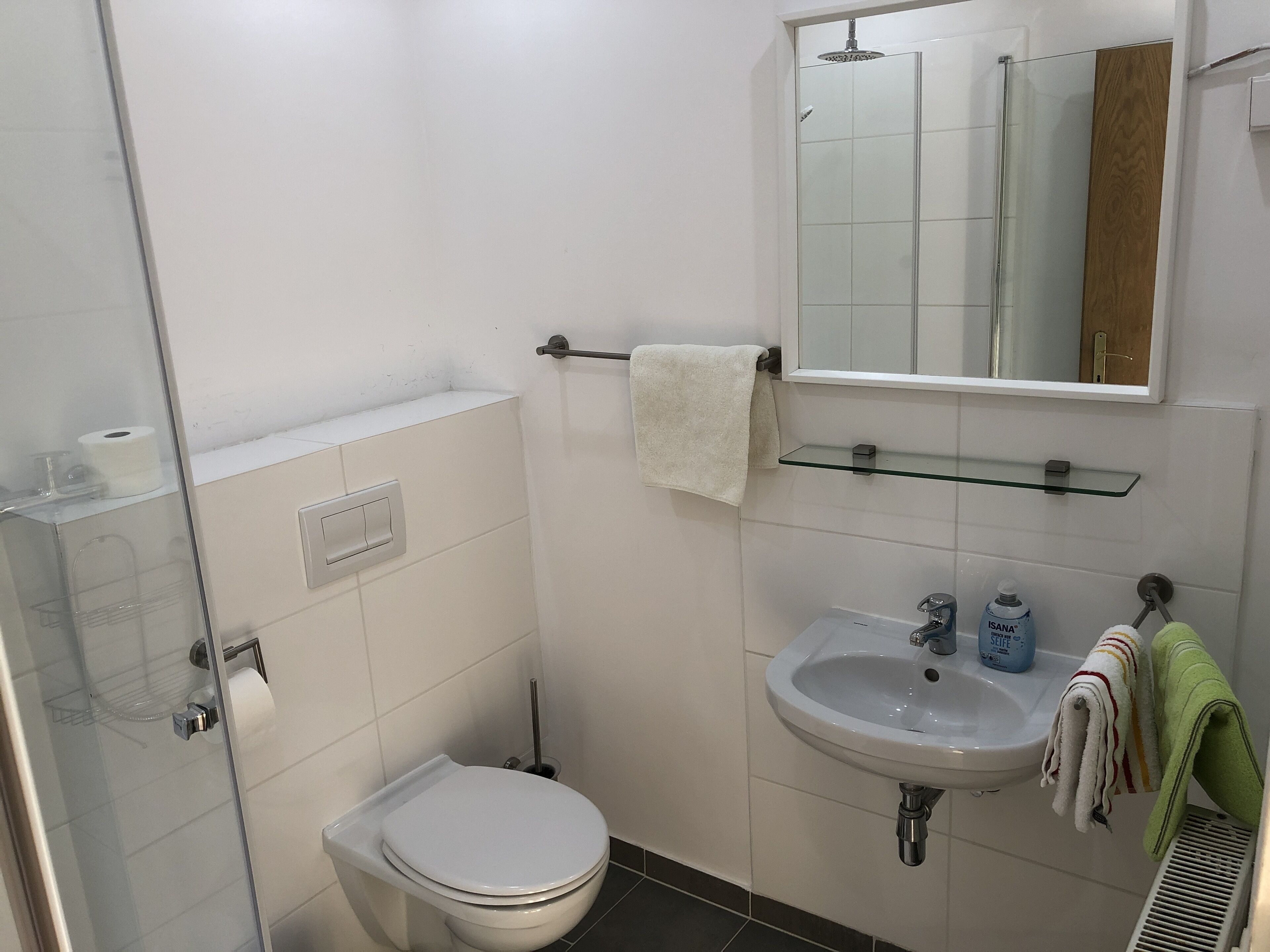 Cozy apartment with direct lake view from the balcony and lake access