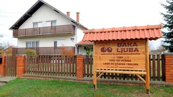 Enceinte de lâhĂ©bergement