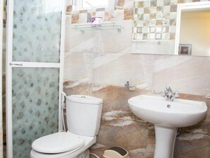 Deluxe Double Room | Bathroom