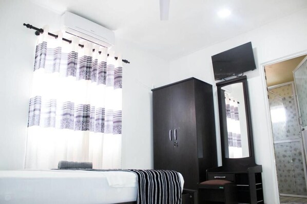 واي فاي مجانًا وملاءات أسرّة