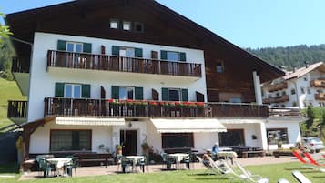 Esterni