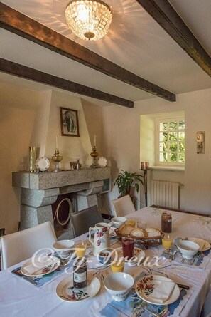 Private kitchen - ty dreux (Saint-Thegonnec Loc-Eguiner)